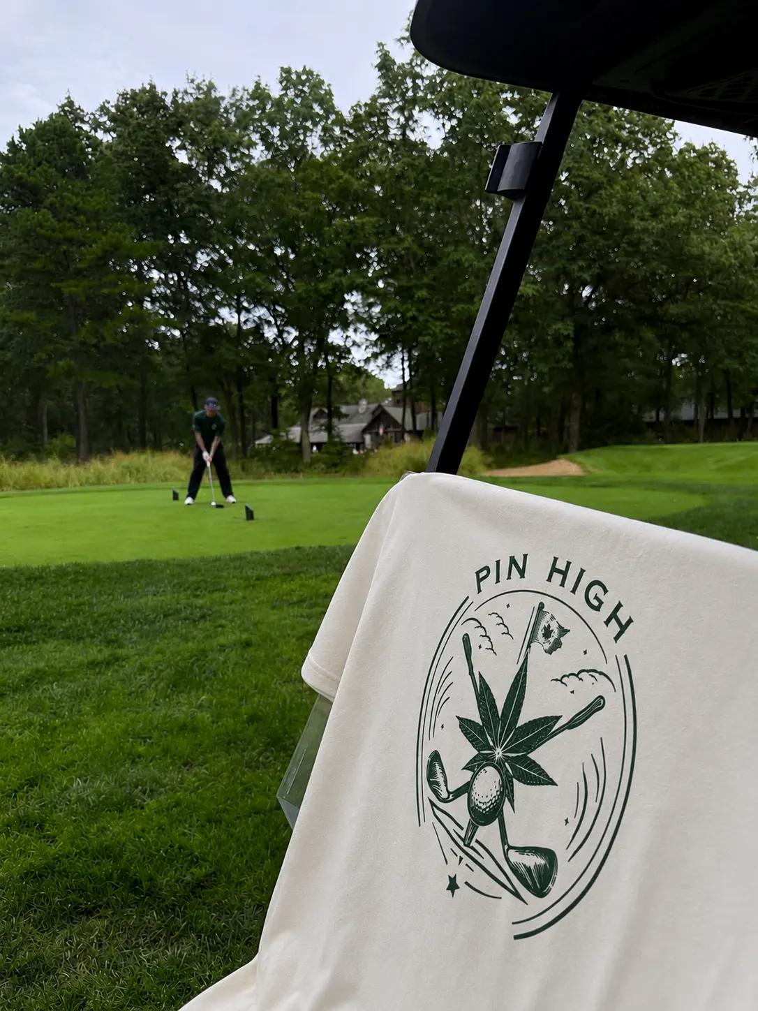 Crest tee over the cart